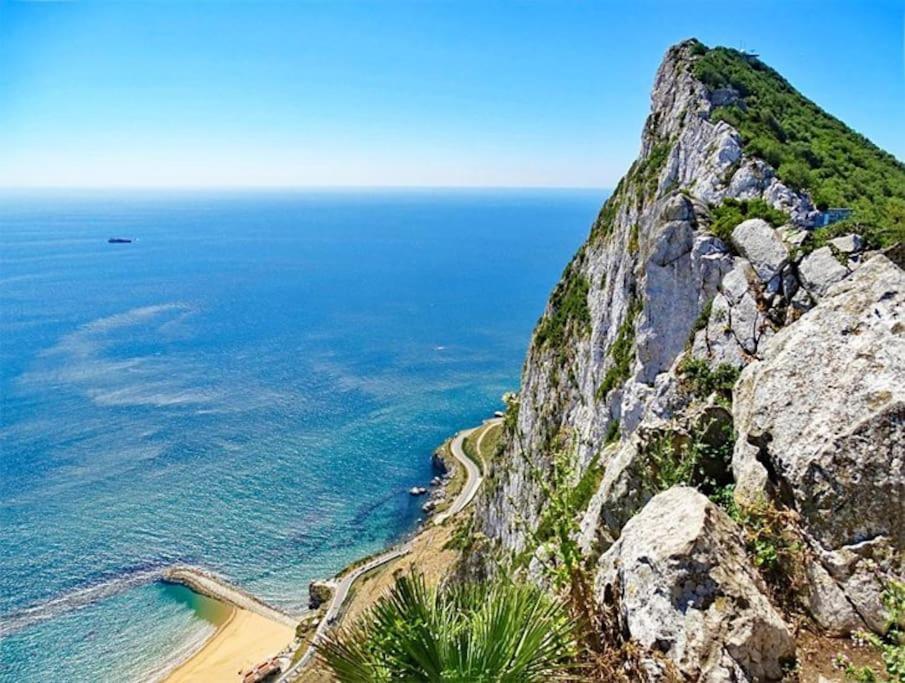 Best Location 2 Bed2 Bath W/Lift In Town! Гибралтар Экстерьер фото